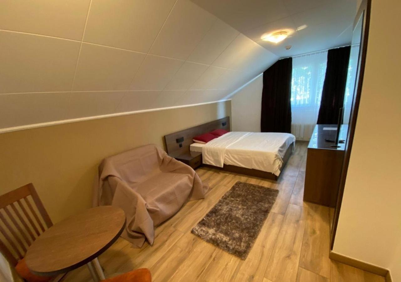 Motel Des Fleurs Servion Exteriör bild