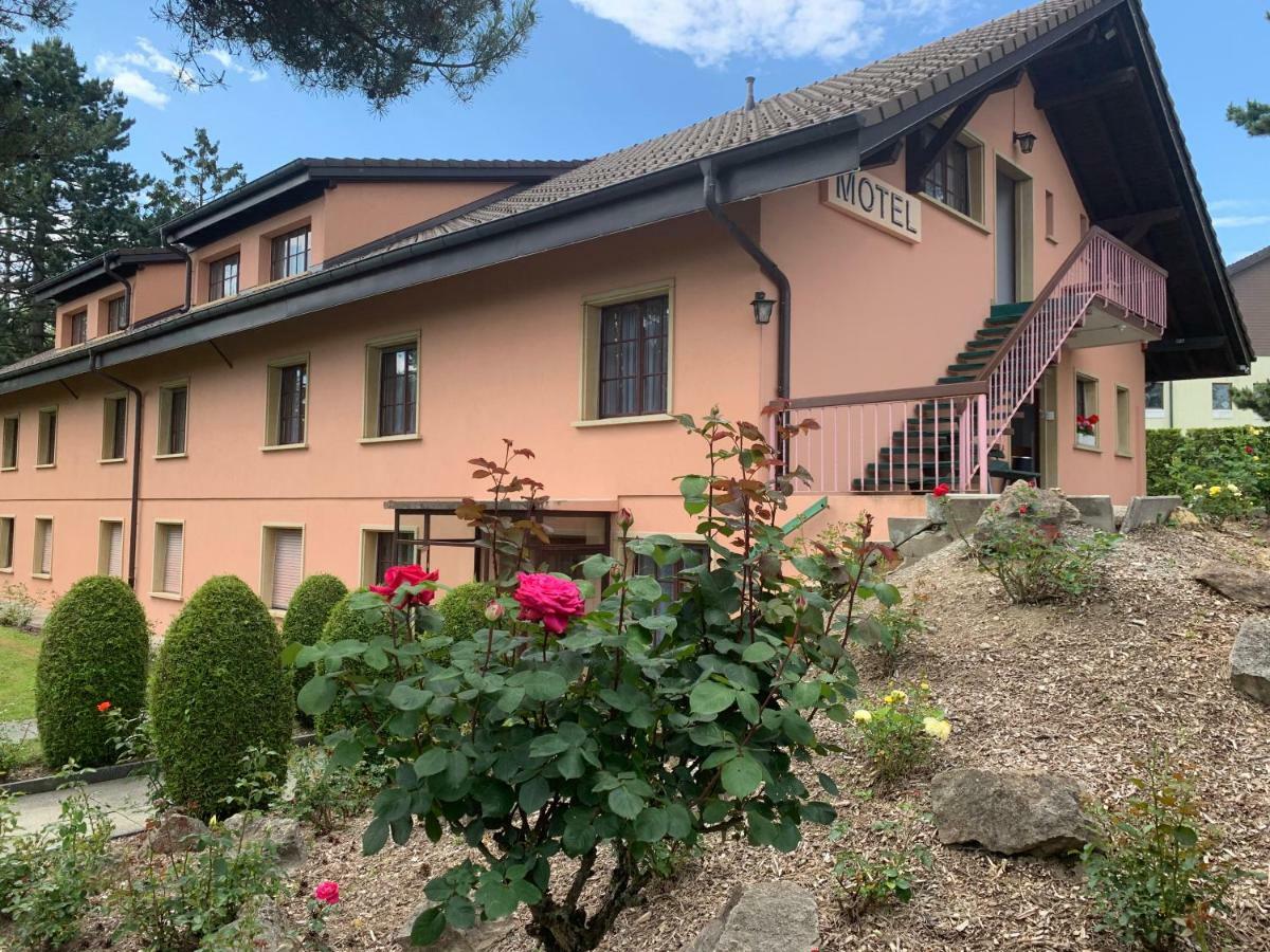 Motel Des Fleurs Servion Exteriör bild
